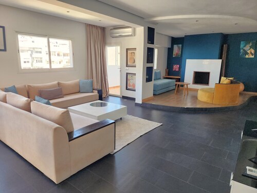 Number Twelve Triangle d'or by IB Signature - Superbe 4BR - 215m² - Terrasse