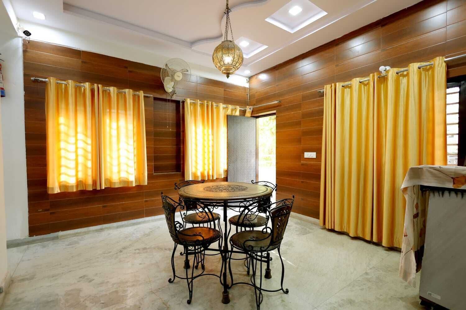 Daily continental breakfast (INR 200 per person)