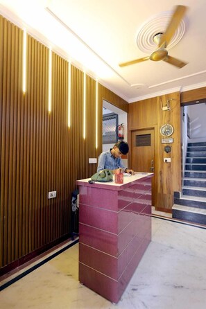 Reception - Bashil Inn Homestay (Agra)