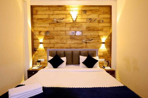 Basil Inn near To Taj Mahal