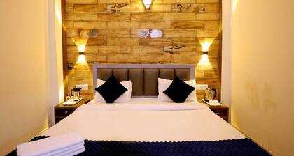 Basil Inn near To Taj Mahal