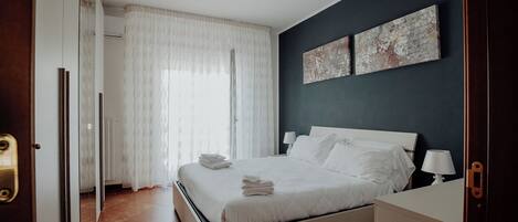 3 chambres, fer et planche à repasser, accès Internet, draps fournis