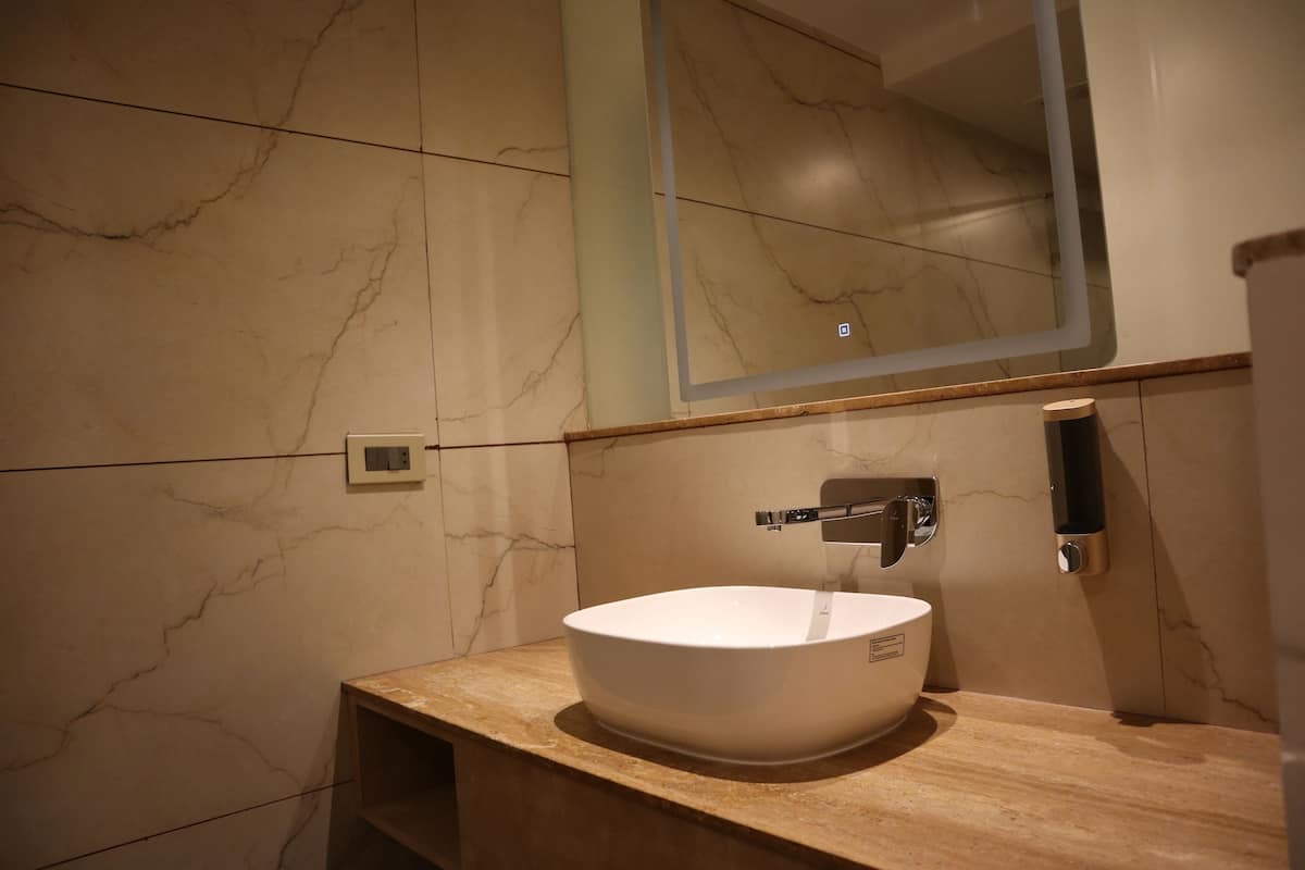 Standard Double or Twin Room, City View | Bathroom | Shower, free toiletries, towels, soap