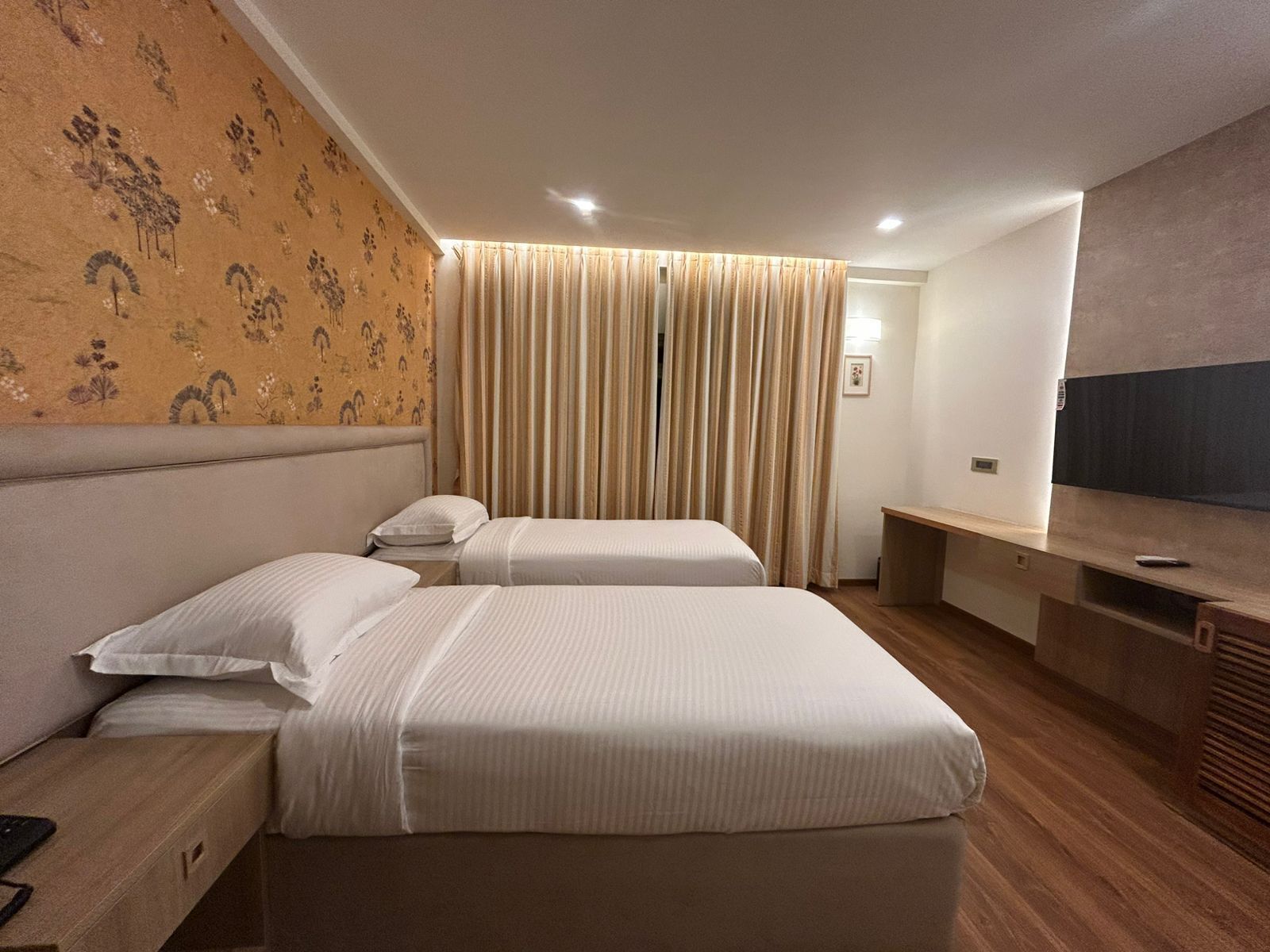 スタンダード ダブルルーム シティビュー | デスク、ノートパソコン用作業スペース、WiFi (無料)