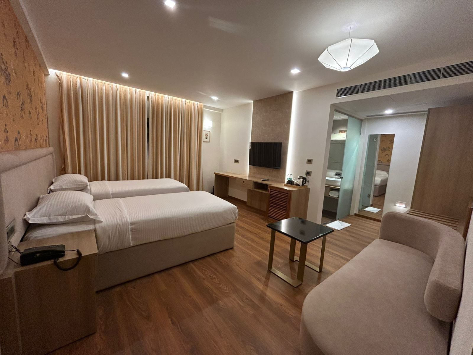 エグゼクティブ ダブルルーム | デスク、ノートパソコン用作業スペース、WiFi (無料)