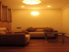 Royal-Doppelzimmer | Schreibtisch, laptopgeeigneter Arbeitsplatz, kostenloses WLAN