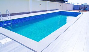 Outdoor pool - Tamara Court (Lagos)