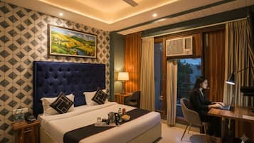 In-room safe, desk, laptop workspace, soundproofing