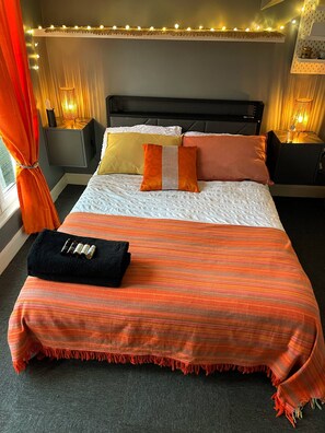 Shared Dormitory, 1 Bedroom, Smoking, Balcony | 1 bedroom - Room-cosy Beach Getaway on Edge of South (Brighton)