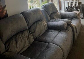 Dormitorio compartido, 1 habitación, para fumadores, balcón | Área de sala de estar | Libros