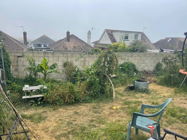 Shared Dormitory, 1 Bedroom, Smoking, Balcony | Property grounds - Room-cosy Beach Getaway on Edge of South (Brighton)