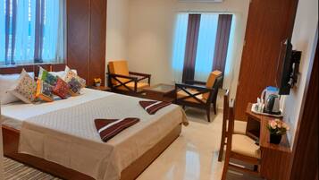 Deluxe Double Room | Free WiFi, bed sheets