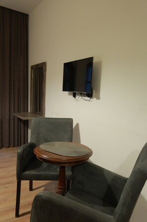 Family Quadruple Room, City View | Free WiFi - HOTEL NICOLO (Tbilisi)