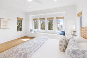 3 bedrooms, iron/ironing board, free WiFi, bed sheets - Sea You Soon | Private Beach Access Retreat (Carillon Beach)