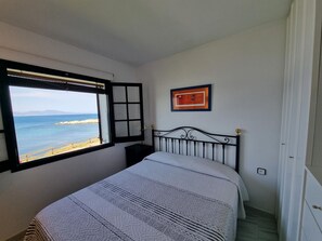 1 bedroom, free WiFi - Cozy apartment with private terrace and communal pool in L'Escala (L'Escala)