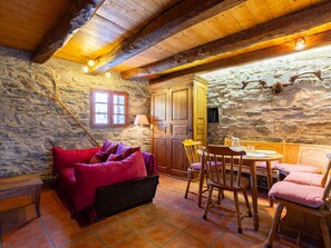 Interior - House for 5 in Génos near lake and station with WiFi (Génos-Val Louron)