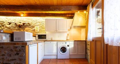 House for 5 in Génos near lake and station with WiFi