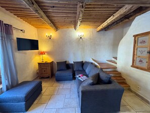 TV, fireplace - Vars - Apartment for 7 pers, 80 sqm (Vars)