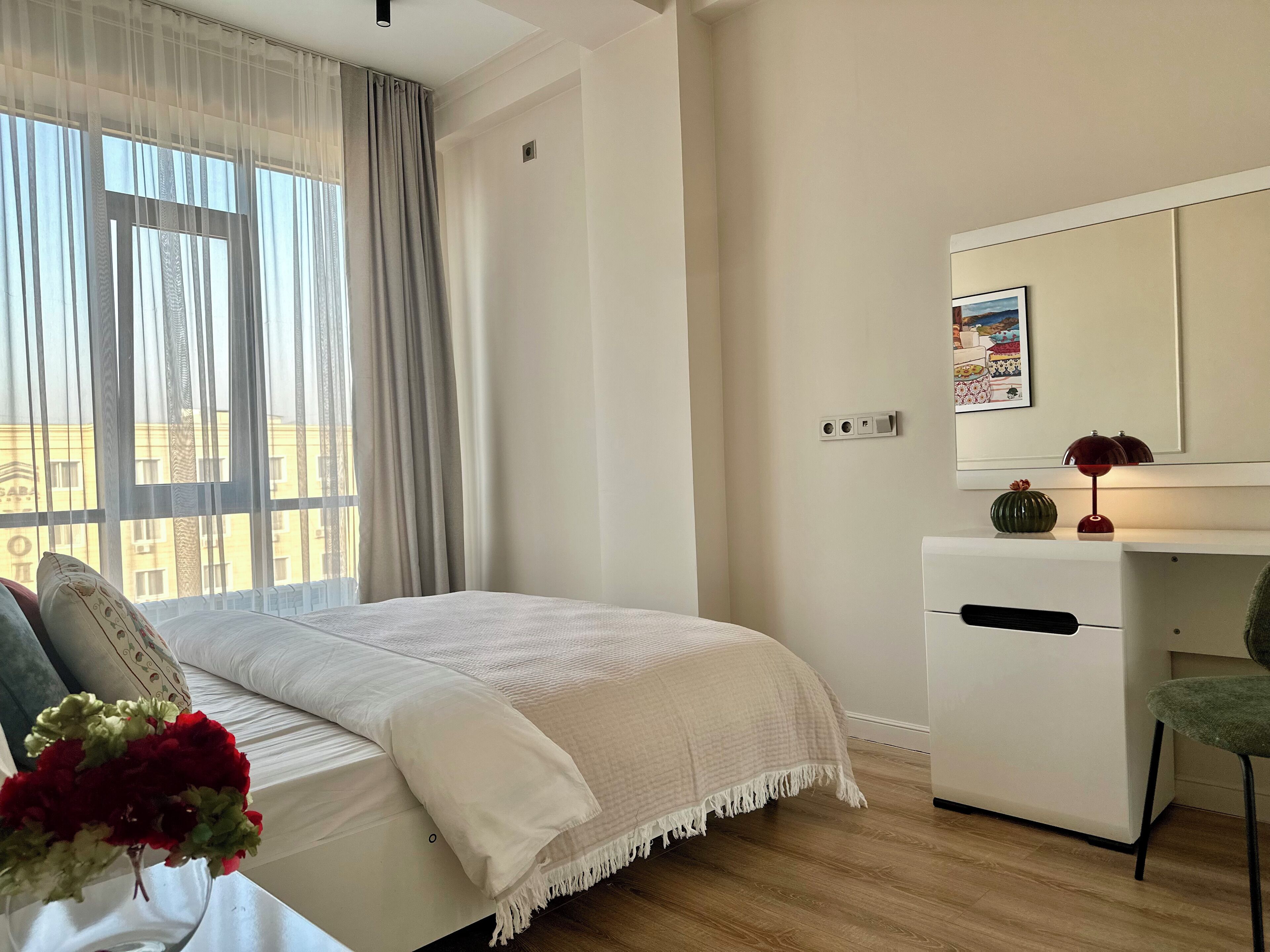 Iron/ironing board, WiFi, bed sheets