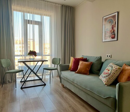 "Nur-Ay" cozy 1-bedroom apartment in dowtown Almaty with AC