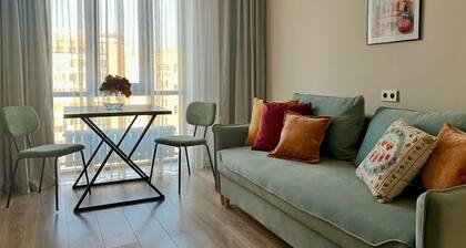 "Nur-Ay" cozy 1-bedroom apartment in dowtown Almaty with AC