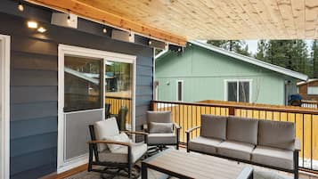 Cabaña Signature, 2 habitaciones, bañera de hidromasaje, vistas a la montaña | Terraza o patio
