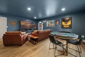 Signature Cabin, 2 Bedrooms, Hot Tub, Mountain View | Living area - Sleepy Bear (Big Bear Lake)