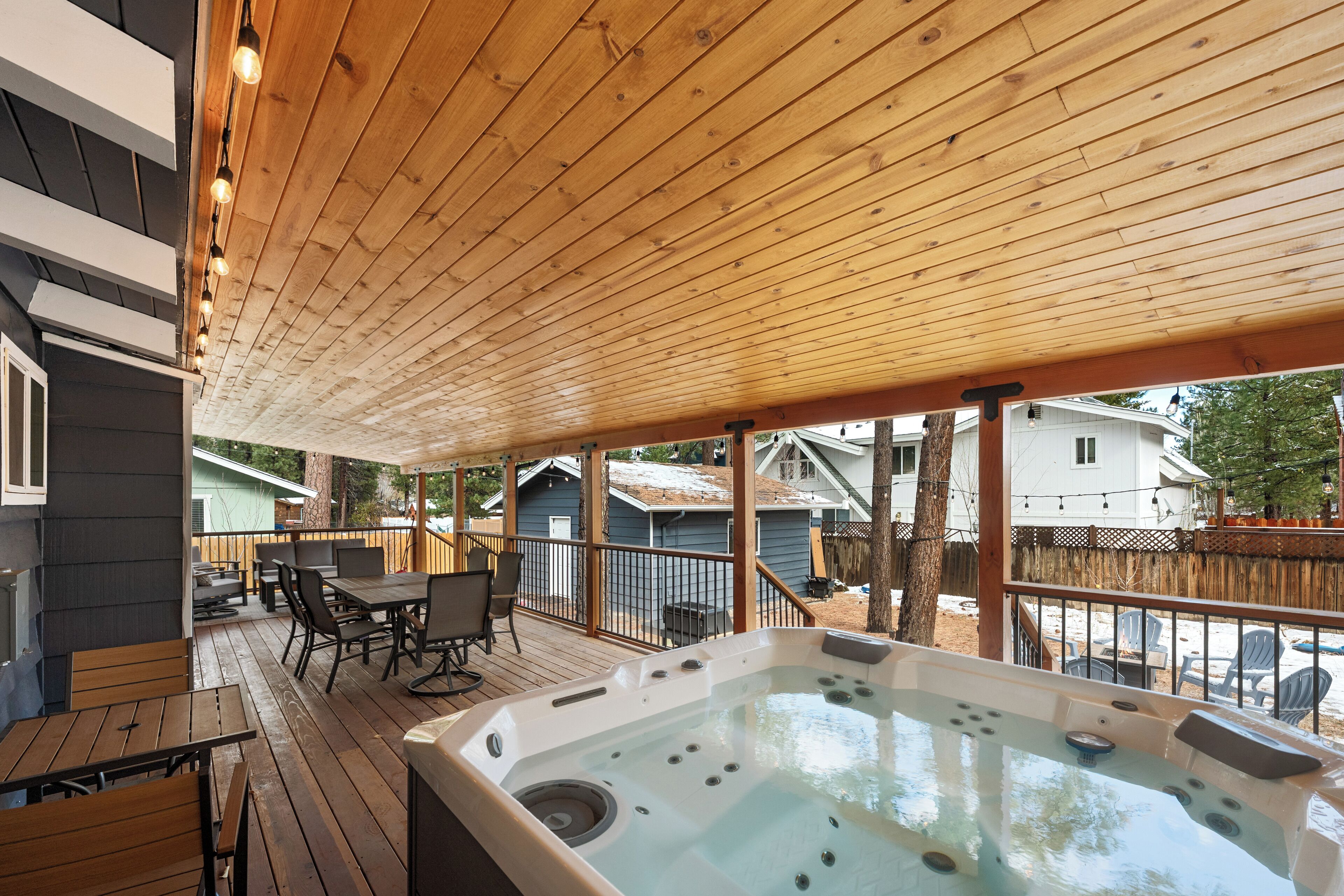 Signature Cabin, 2 Bedrooms, Hot Tub, Mountain View | Outdoor dining