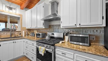 Signature Cabin, 2 Bedrooms, Hot Tub, Mountain View | Private kitchen | Fridge, microwave, oven, stovetop