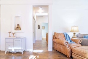 Interior - Chic Serene Condo, Newly Renovated! Located in the Heart of Sedona! Peaceful Desert Poppy - S048 (Sedona)