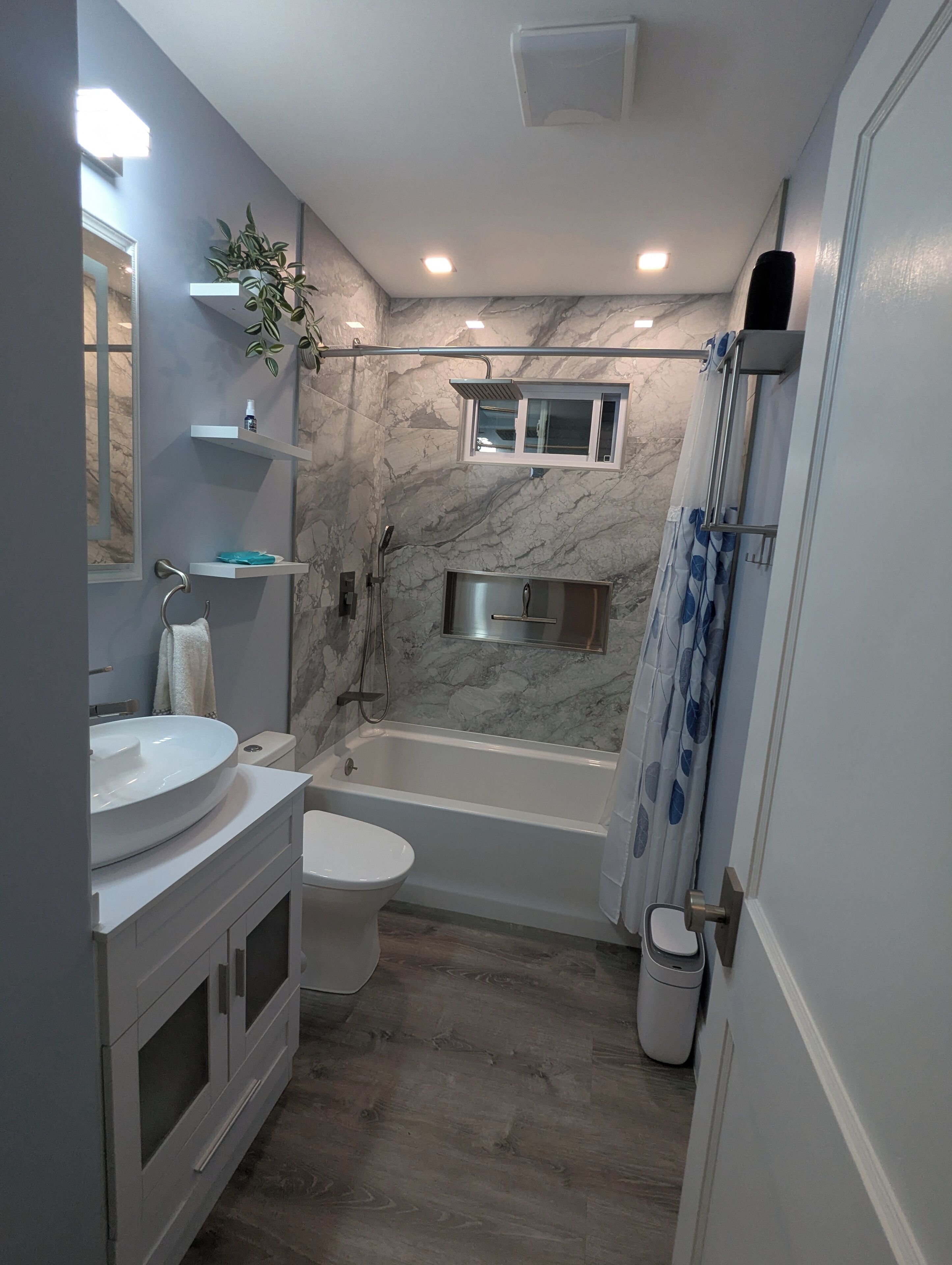 Shower, bidet, towels, soap
