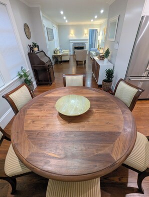 Dining - Charming newly furnished 2-bedroom house in beautiful Watertown with AC (Watertown)