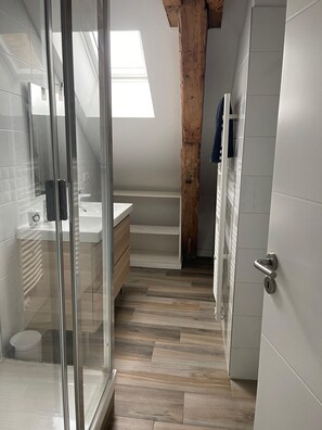 Bathroom - Le nid des bergers - Championnet garage, clim A/C (Grenoble)