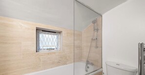 Dusche, Haartrockner, Shampoo