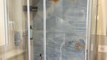 Deluxe Double Room, Balcony, City View | Bathroom | Shower, free toiletries, hair dryer, towels