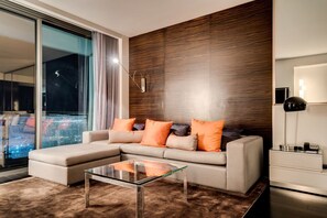 TV - SVS: High Floor Mountain View Studio | Resort Amenities | Palms Place (Las Vegas)