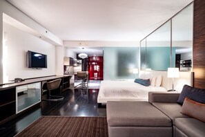 مكتب ومكواة/لوح كي وواي فاي مجانًا وملاءات أسرّة