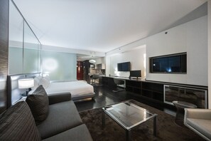 1 habitación, escritorio, tabla de planchar con plancha y wifi gratis 