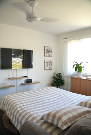 Fer et planche à repasser, Wi-Fi gratuit, draps fournis