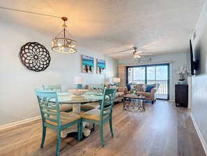 Interior - Beachfront 2B/2B Vacation Condo Carlos Pointe 333. Amazing Views! World Famous Sunsets! (Fort Myers Beach)