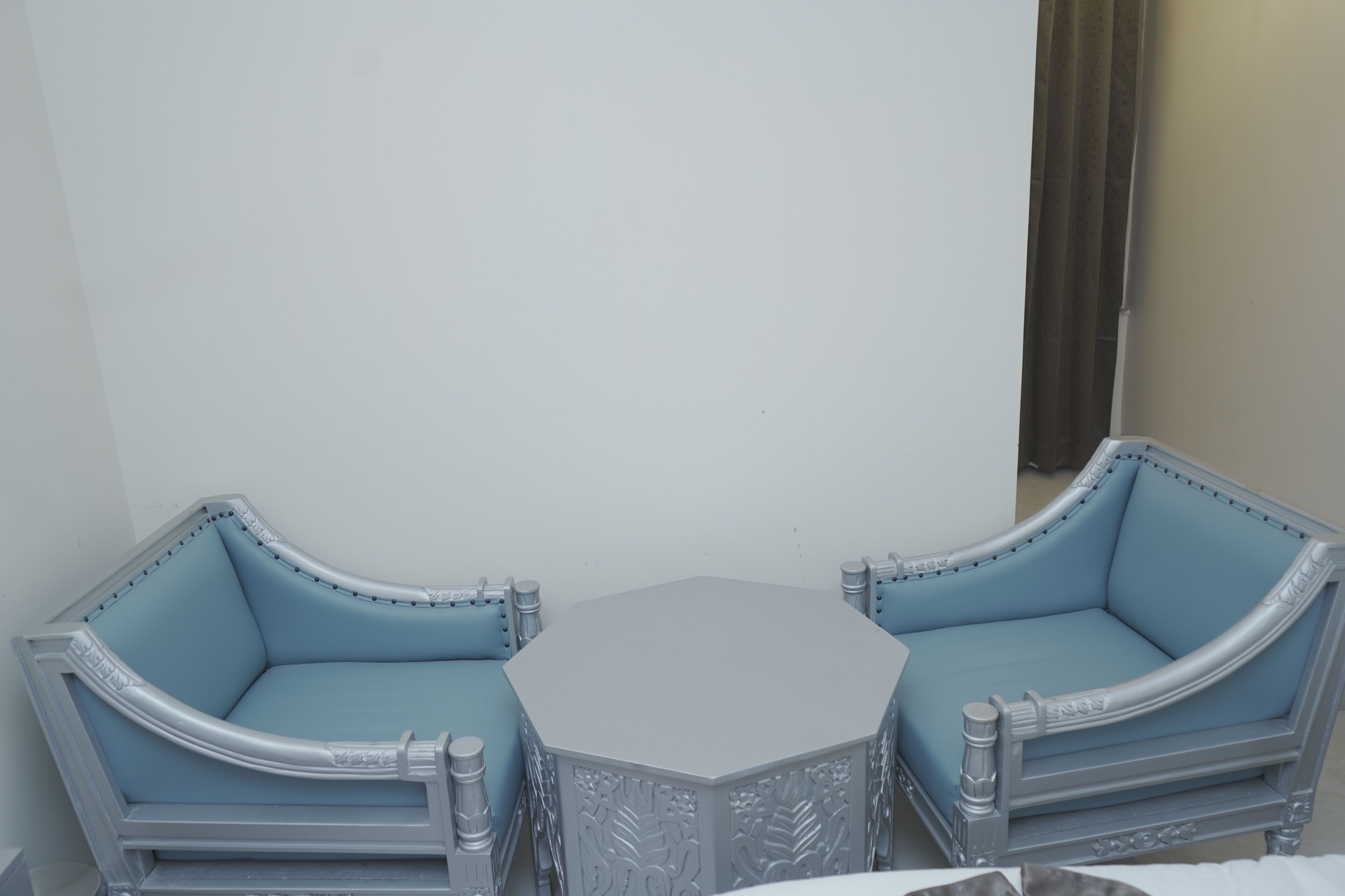 Presidential Room | Laptop workspace, free WiFi