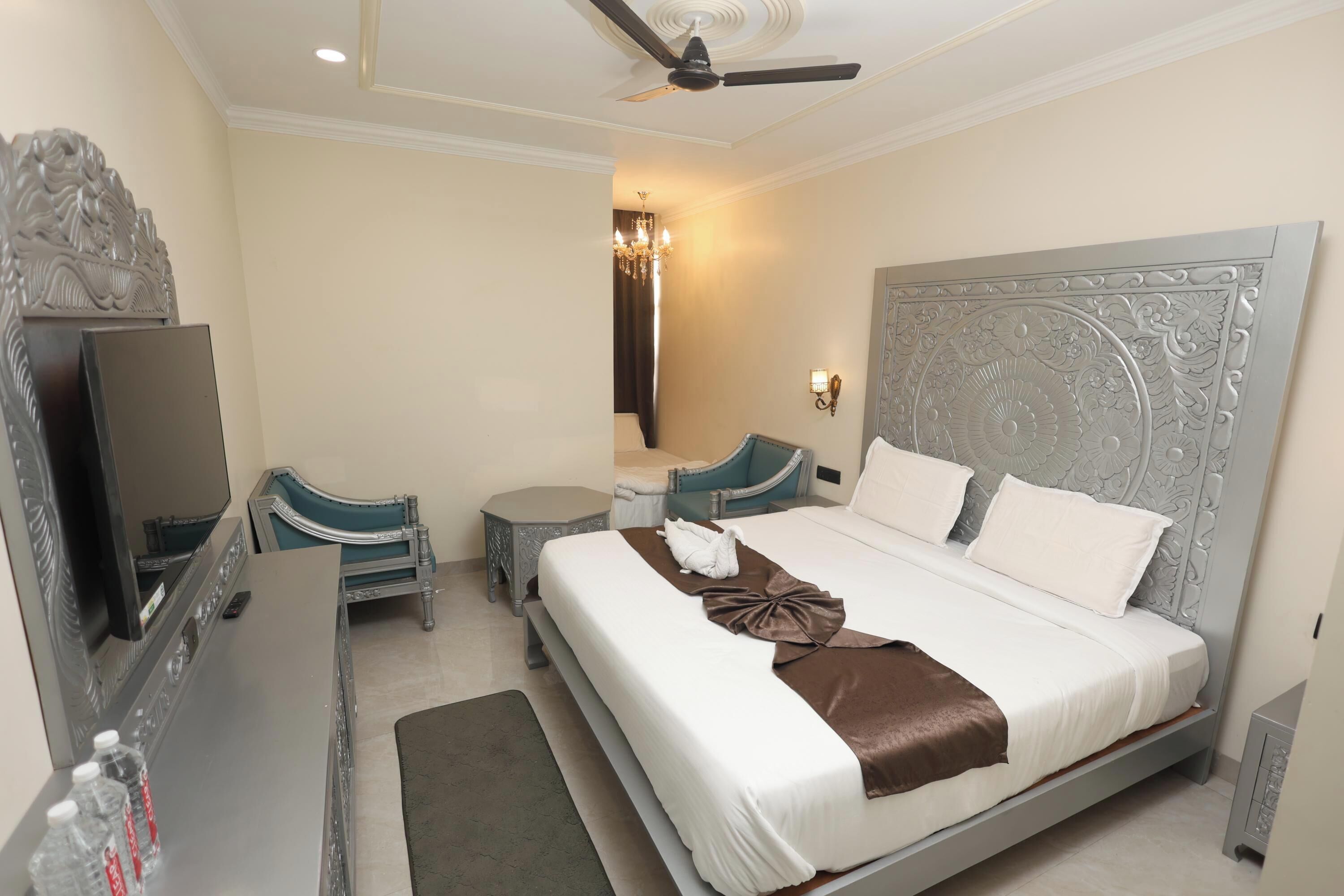 Economy Triple Room | Laptop workspace, free WiFi