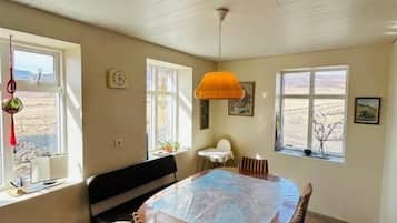 Casa Confort, balcón, vistas a la montaña | Comedor