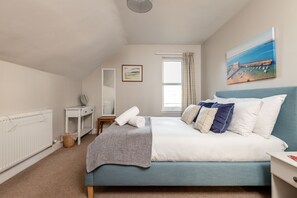 アイロン / アイロン台、WiFi (無料)、ベッドシーツ