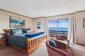 4 bedrooms, desk, iron/ironing board, free WiFi - Rocky Ridge Unit #35 (Tahoe City)