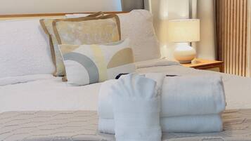 Iron/ironing board, free WiFi, bed sheets