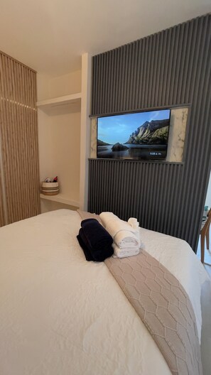 Bügeleisen/Bügelbrett, kostenloses WLAN, Bettwäsche