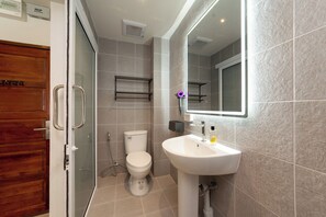 Bathroom - OH Suites 72 (Bangkok)