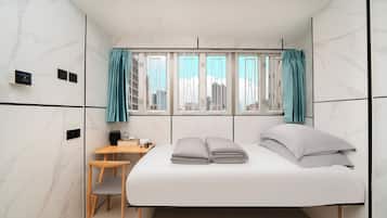 Joy Family Room with Balcony View | Free WiFi