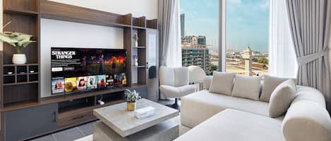 Luksusleilighet, balkong, byutsikt | Oppholdsområde